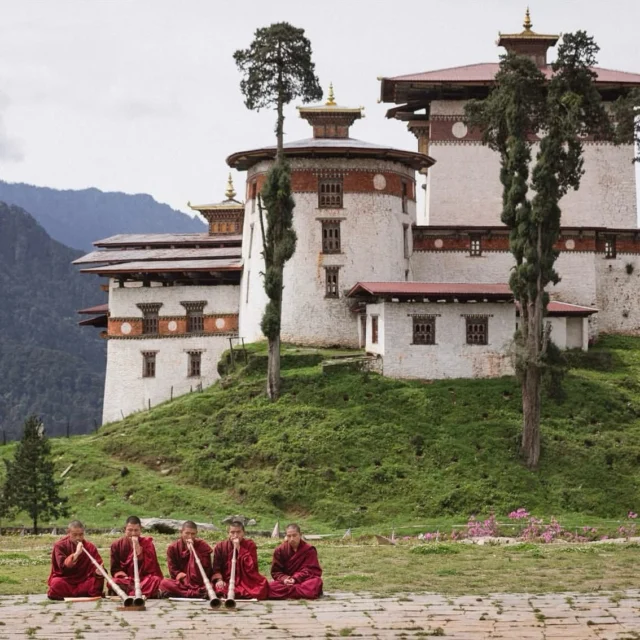 The people of Bhutan are full of life and color, making all journeys here an incredible experience for all the senses. #bhutan #himalayas #adventuretravel #culture #mountains ——— ——— Photo Credits @tourismbhutan